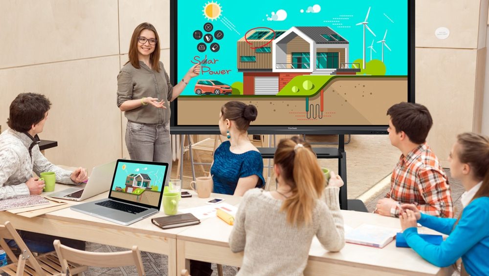 Evoview Interactive Panel Untuk Acara Kampus Dan Hiburan