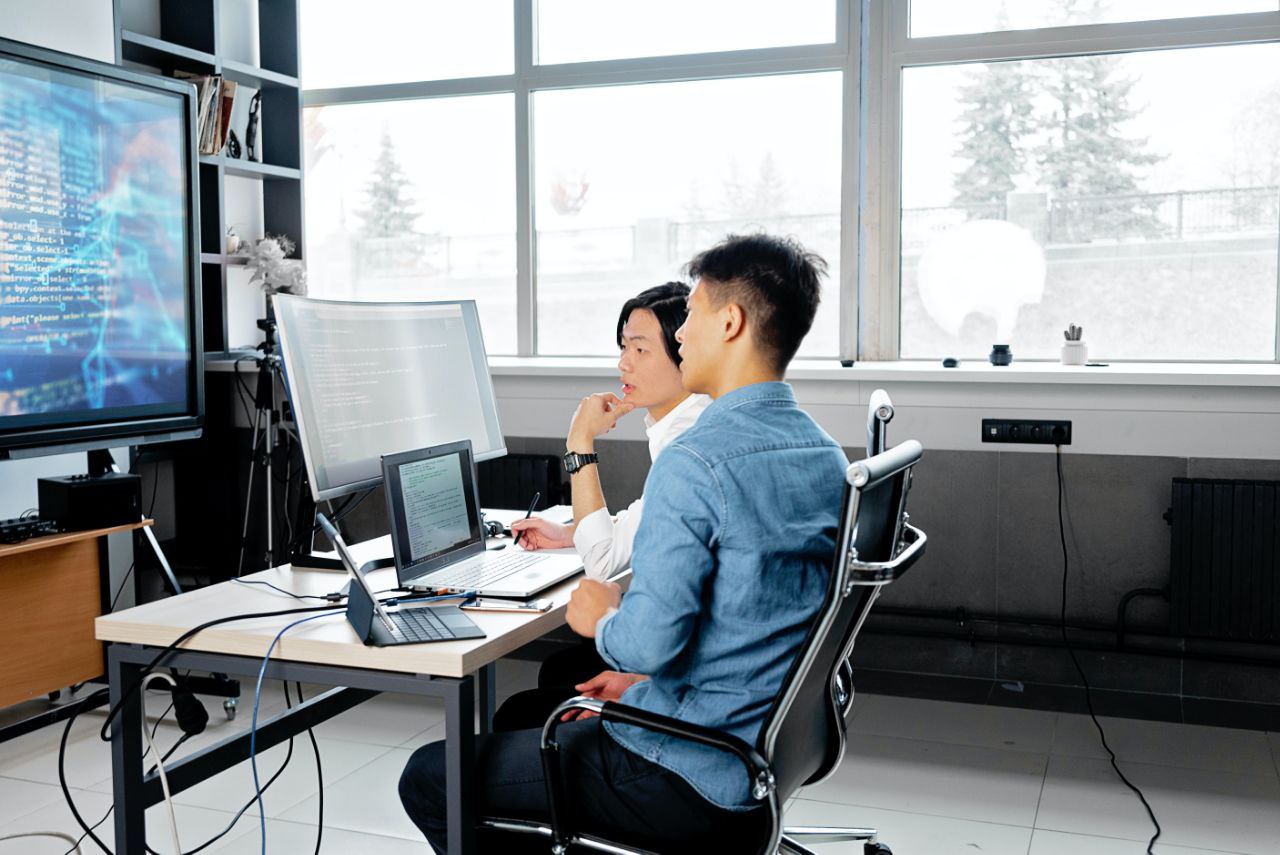 Evoview Interactive Conference Room Display