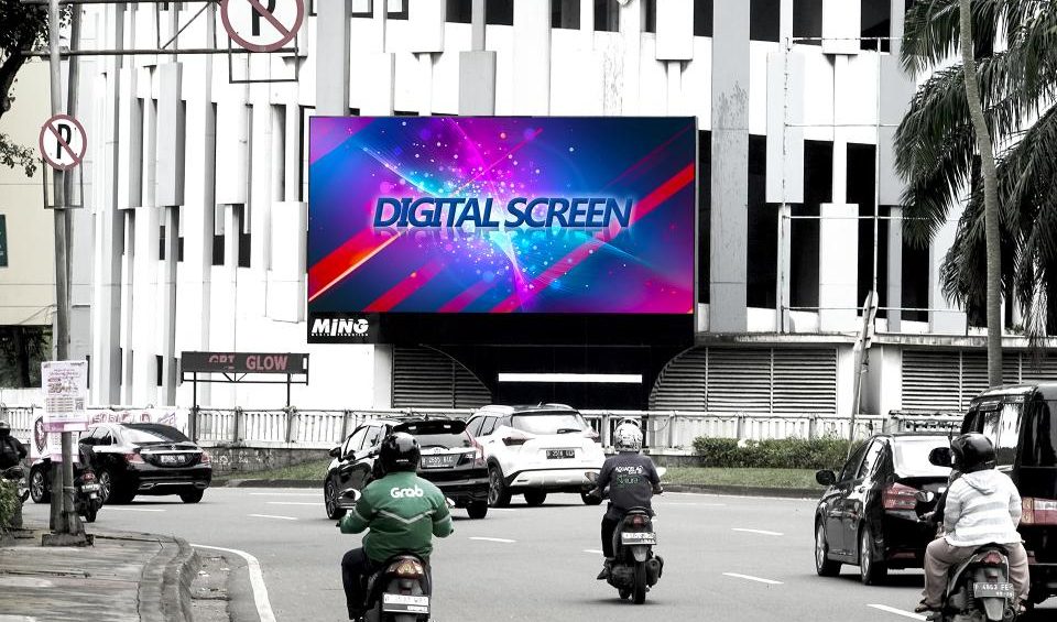 Keuntungan Promosi Dengan Media Videotron Dibandingkan Dengan Billboard