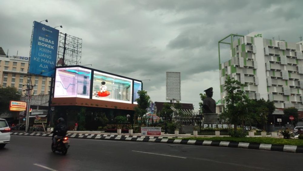 Tren Pemasangan Videotron Di Kota Besar